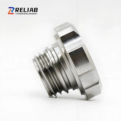 Titanium slitiny palivové nádrže